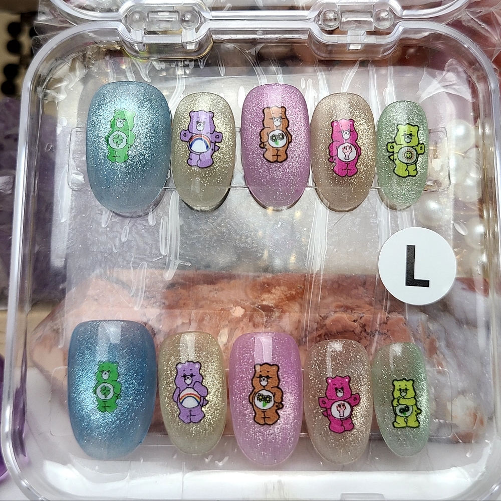 Cartoon Bear-Themed Nail Set